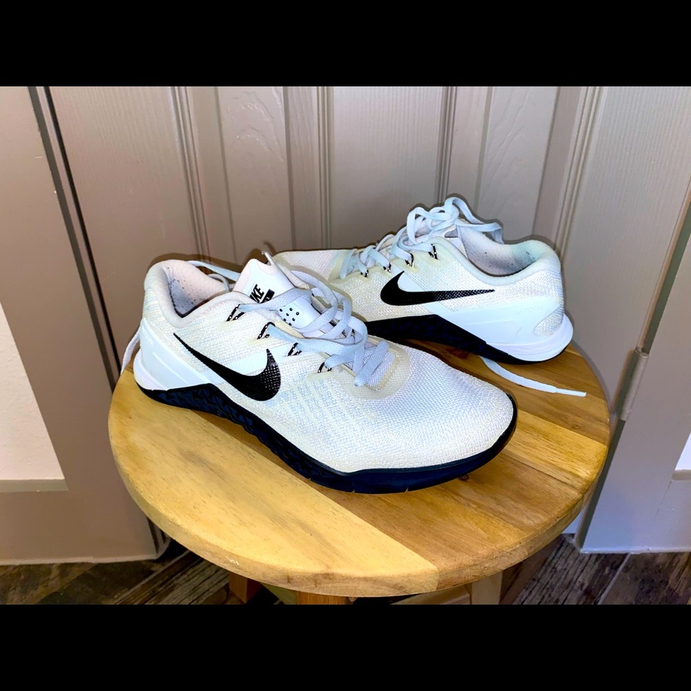 Nike Women’s Metcon Shoes 7.5